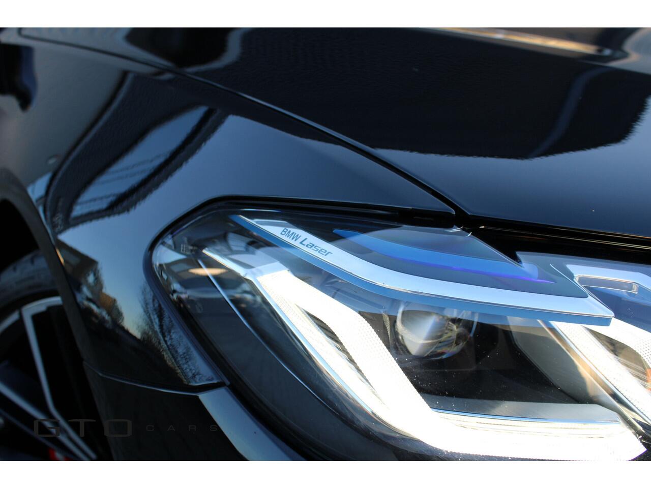 BMW 5-SERIE Touring 520i M Sport | Pano | Laser | Harman Kardon | Memory