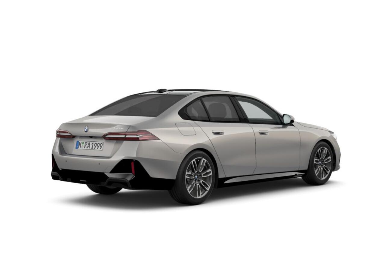 BMW 5-SERIE Sedan 520i | M Sportpakket | Travel Pack | Comfort Pack