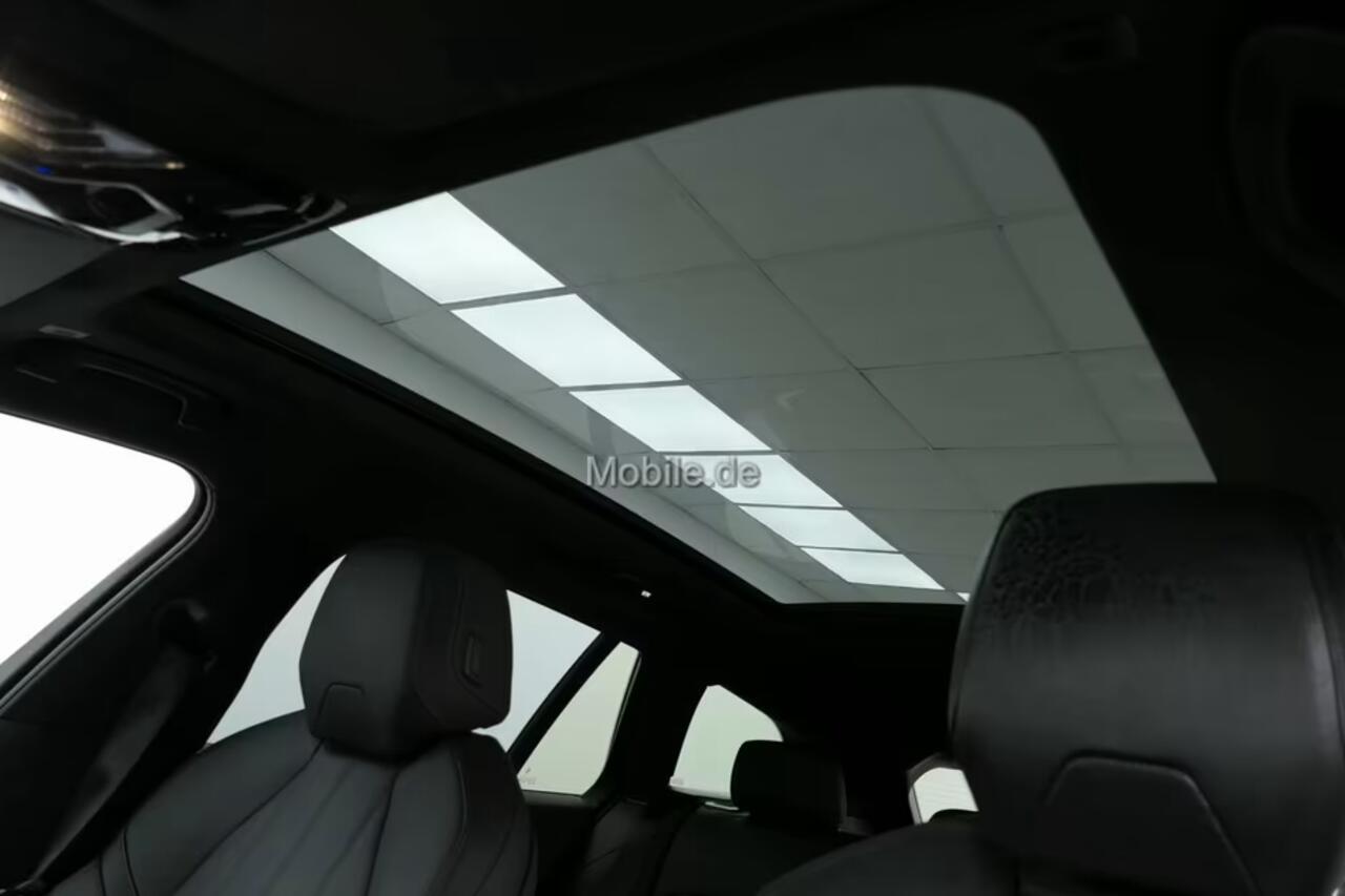 BMW 5-SERIE Touring 520iA M-SPORT ** ADAPT. LED, LEDER, PANORAMA, TREKH, H&K SOUND, DR. ASS+ ** 1e EIG - UNFALLFREI ** ** INFORMEER OOK NAAR ONZE AANTREKKELIJKE FINANCIAL-LEASE TARIEVEN **