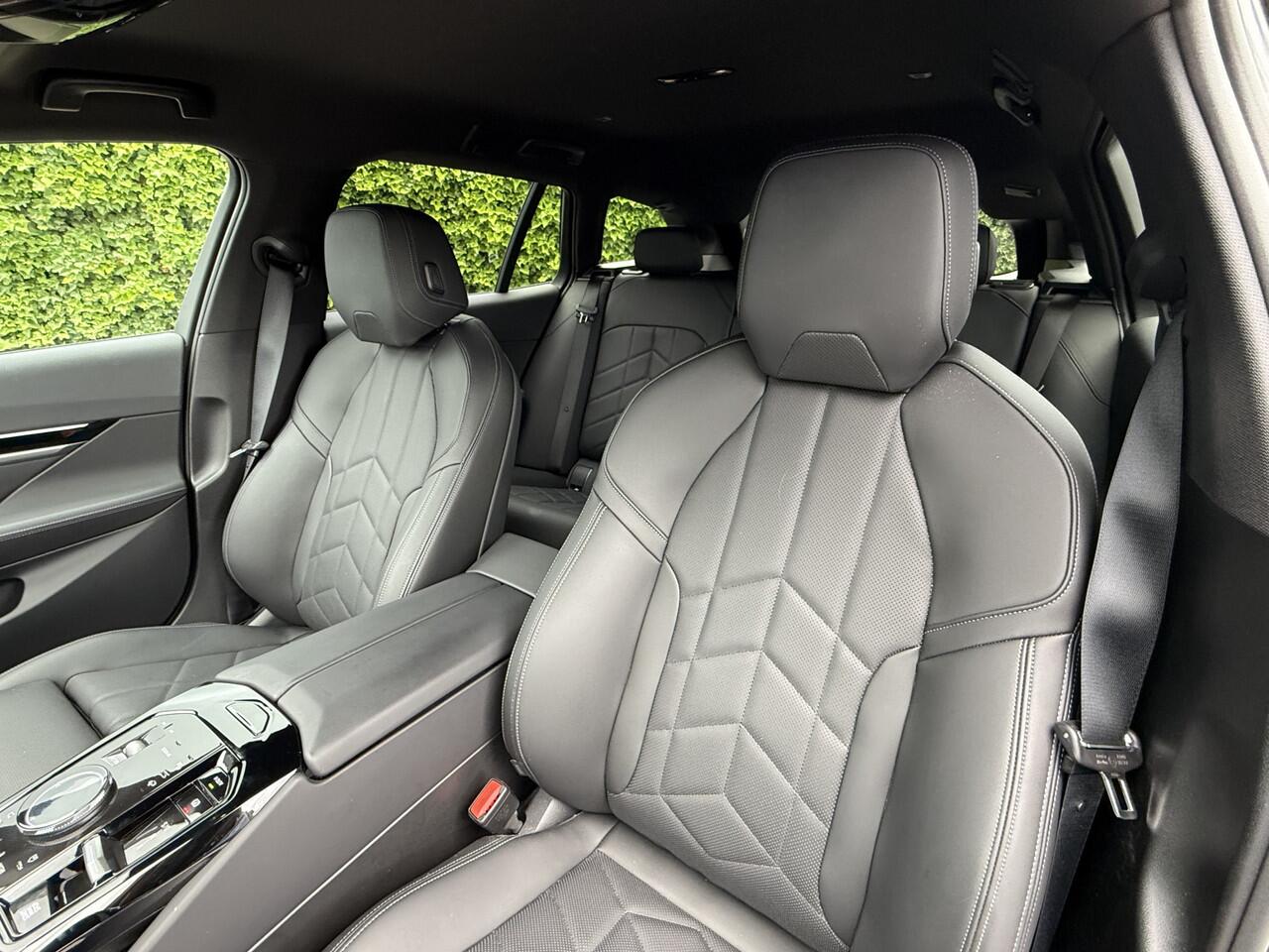 BMW 5-SERIE Touring 530e | M-Sport | Elek. Trekhaak | Camera | 20'' | Driv. Ass. Plus