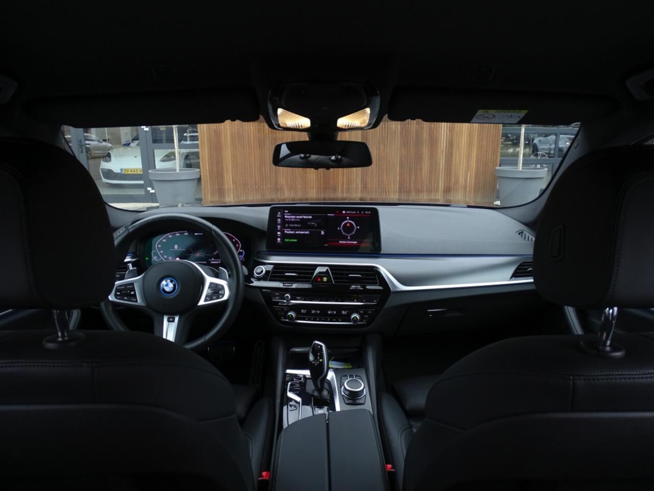 BMW 5-SERIE 530e 292PK / M-sport / Morel Audio / ACC / 2022