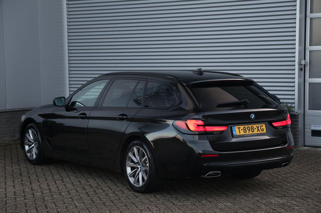 BMW 5-SERIE Touring 530e Executive 292PK NAP|Sportstoelen|Stoelv|Black Ed|Plug in