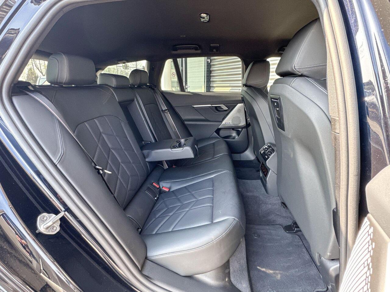 BMW 5-SERIE Touring 530e M Sportpakket Pro / Innovation Pack / Travel Pack / Comfort Pack