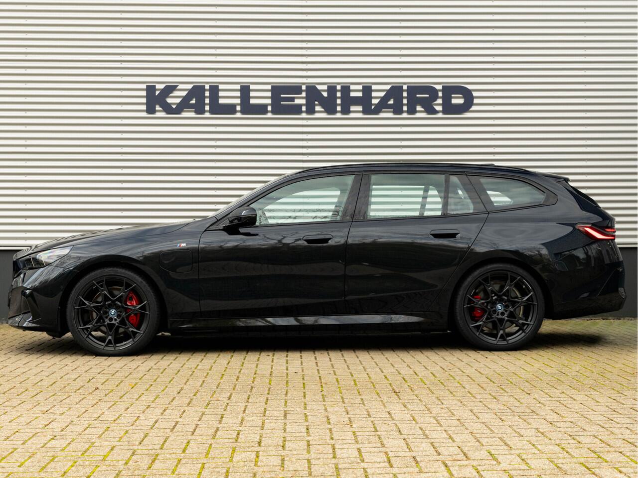 BMW 5-SERIE Touring 550e xDrive M-Sport Pro - Pano - Onderstel Prof - Driving Ass Plus - Harman Kardon