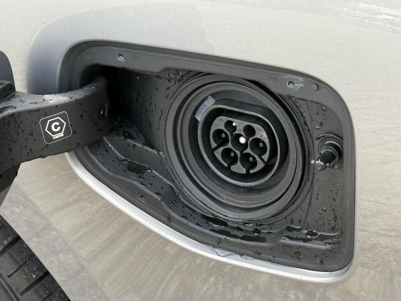 BMW 5-SERIE Sedan 530e | Harman/kardon | Panorama | 360 cam | 4x stoelverw. | Stoelventilatie | 4-zone Clima