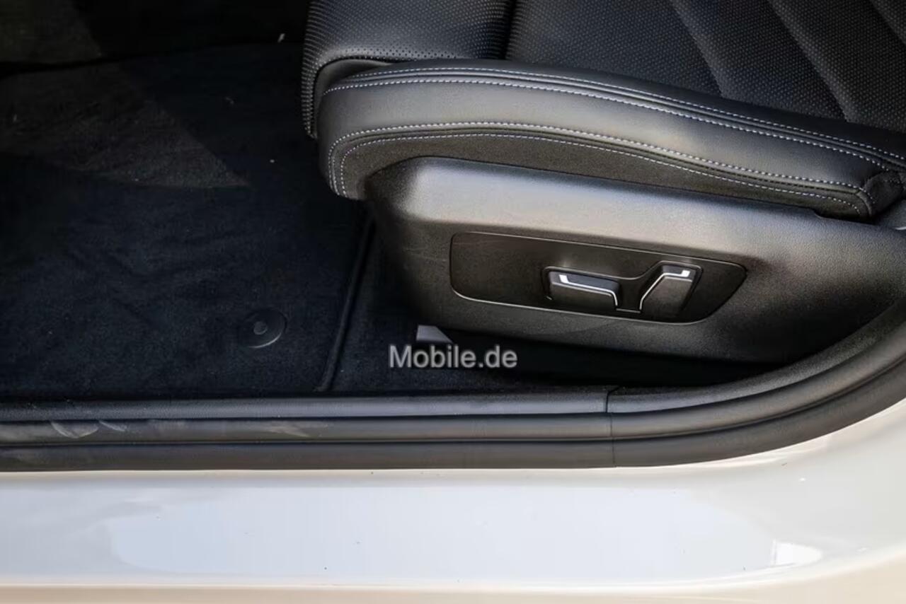 BMW 5-SERIE Touring 530e xDrive M-SPORT ** LED, NAVI+, LEDER, 19-inch LMV, ALARM, M-ONDERSTEL ** 1e EIG - UNFALLFREI ** ** INFORMEER OOK NAAR ONZE AANTREKKELIJKE FINANCIAL-LEASE TARIEVEN **