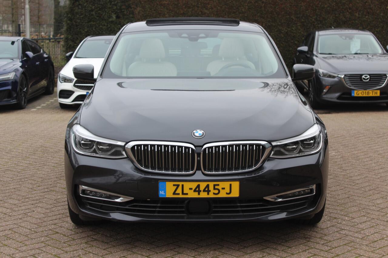 BMW 6-SERIE Gran Turismo 630i High Exe. Edition 68.661 km! / Panoramadak / 360Camera / Head-up / Luchtvering / 20'' / Luxe Leder / Safety Pack / Luxury Line / Navigatie / Stoelverwarming