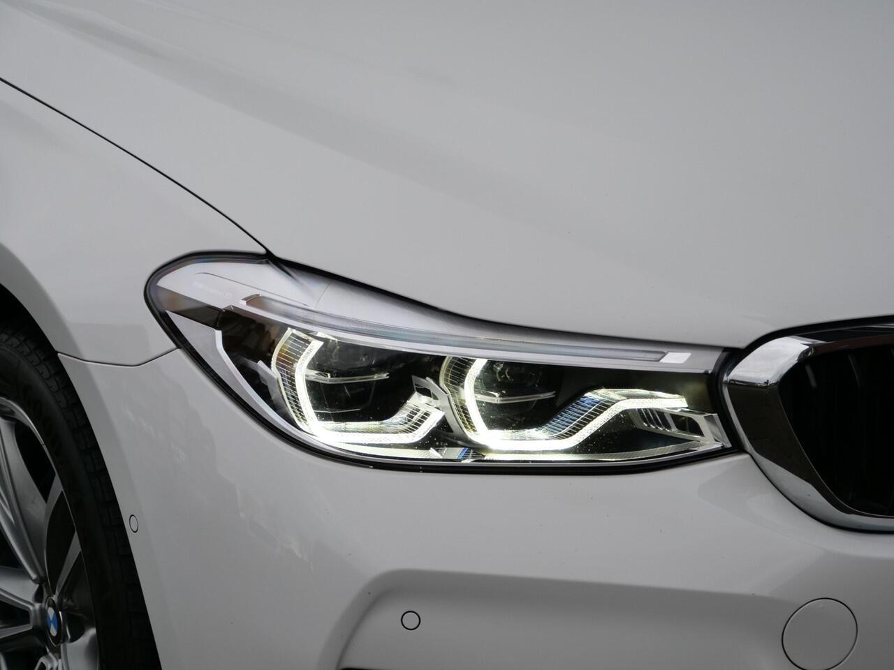 BMW 6-SERIE Gran Turismo 630i High Executive 259 Pk Automaat Navi / Apple Carplay / Leer / Schuifdak / Trekhaak / Camera's