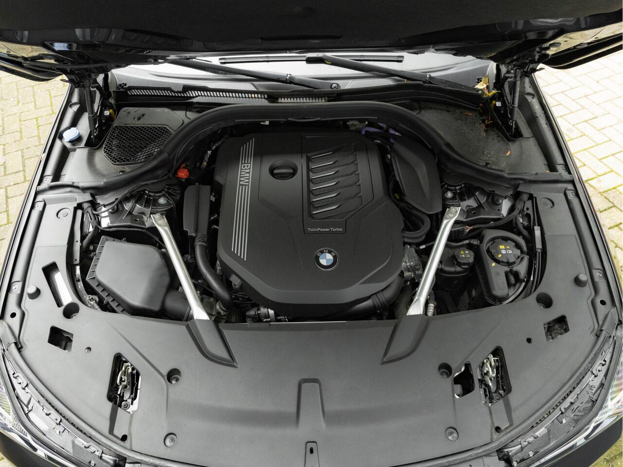 BMW 6-SERIE Gran Turismo 640i xDrive - Integral Active Steering - Stoelverwarming Voor+Achter - GT