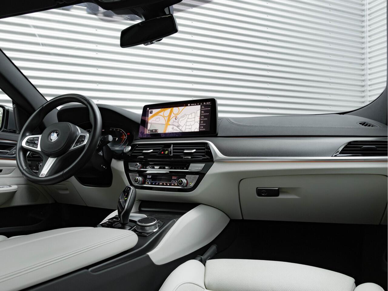 BMW 6-SERIE Gran Turismo 640i xDrive M-Sport - Pano - Adaptive Air - Trekhaak - Stoelventilatie