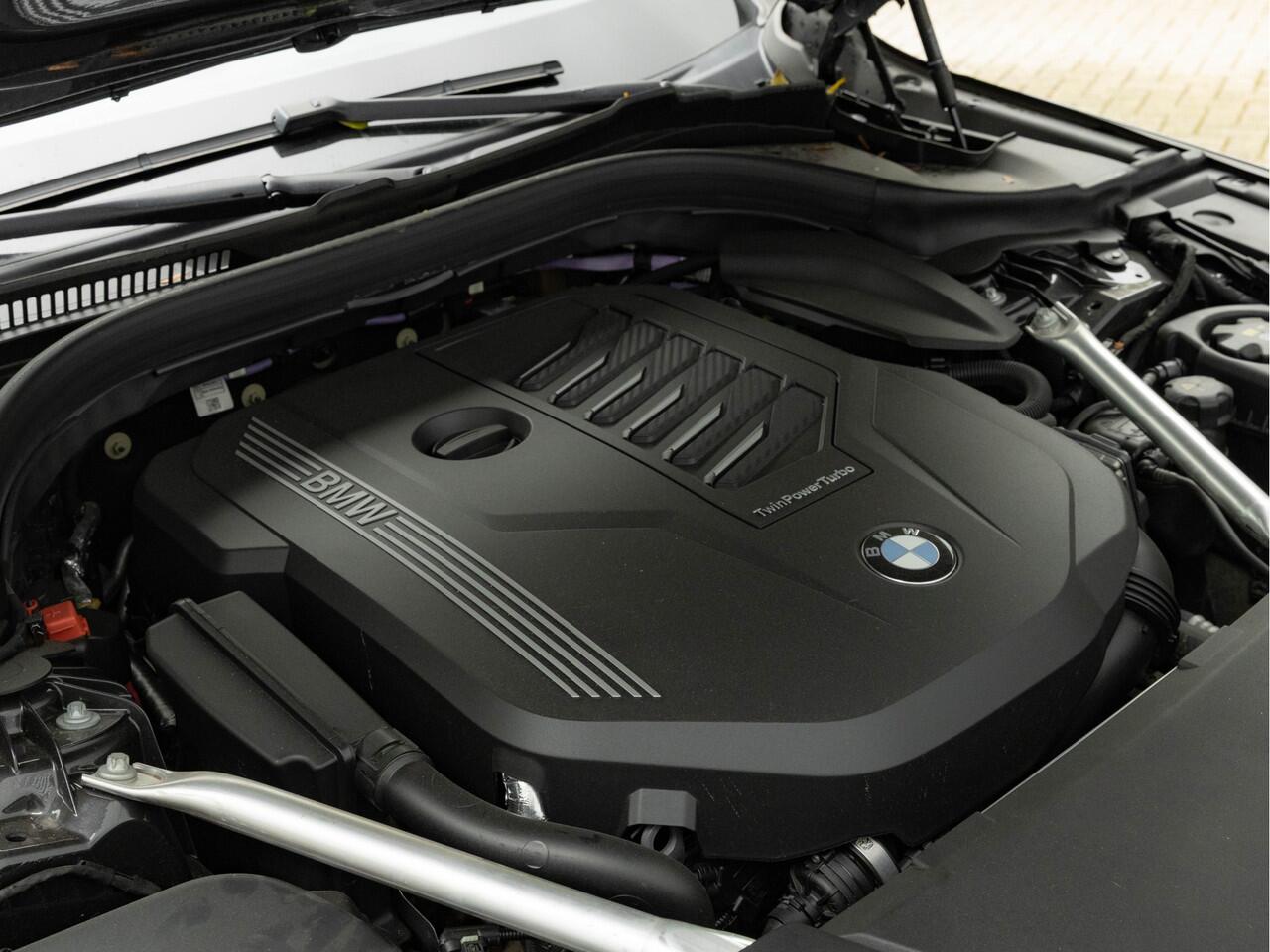 BMW 6-SERIE Gran Turismo 640i xDrive - Integral Active Steering - Stoelverwarming Voor+Achter - GT