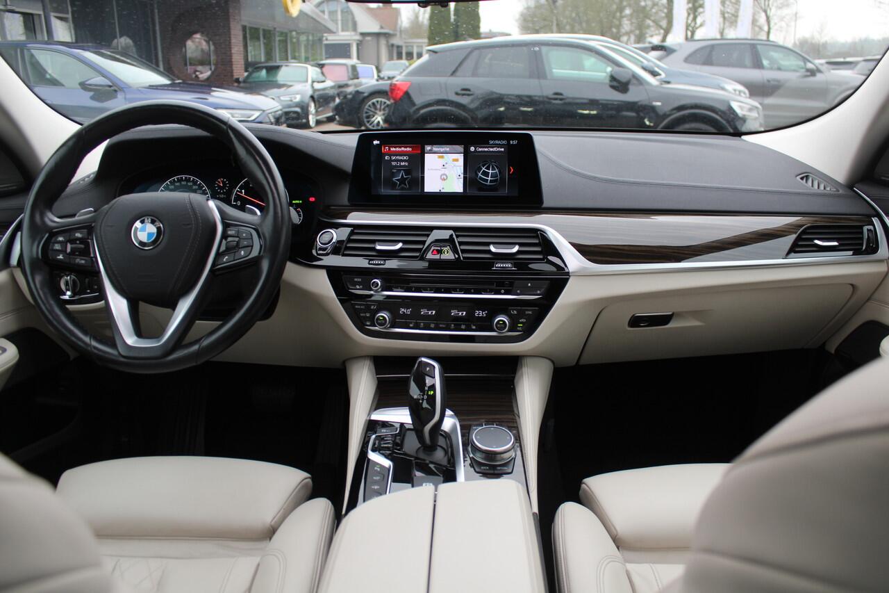 BMW 6-SERIE Gran Turismo 630i High Exe. Edition 68.661 km! / Panoramadak / 360Camera / Head-up / Luchtvering / 20'' / Luxe Leder / Safety Pack / Luxury Line / Navigatie / Stoelverwarming