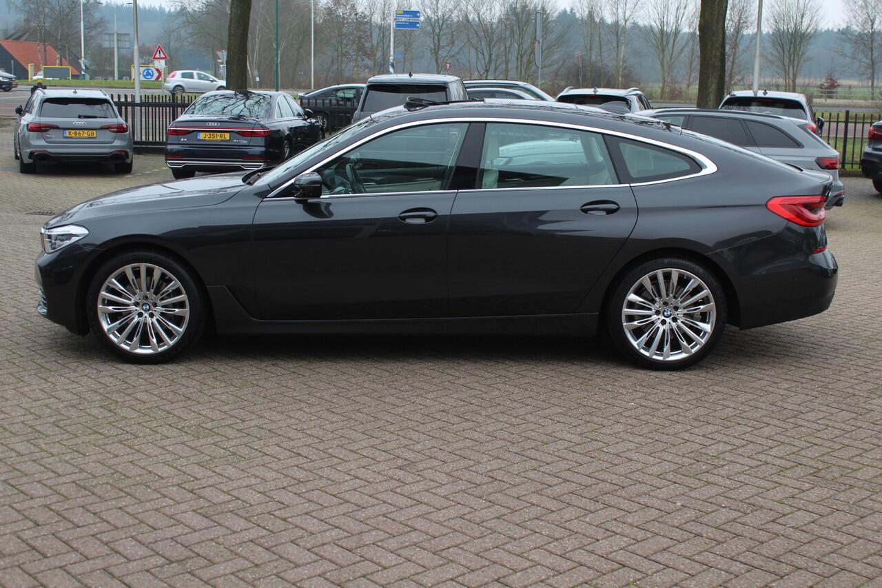 BMW 6-SERIE Gran Turismo 630i High Exe. Edition 68.661 km! / Panoramadak / 360Camera / Head-up / Luchtvering / 20'' / Luxe Leder / Safety Pack / Luxury Line / Navigatie / Stoelverwarming