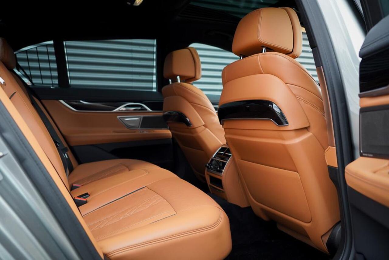 BMW 7-SERIE 745e High Executive / M-Sport / Schuifdak / NL Auto / Nieuwe Accu