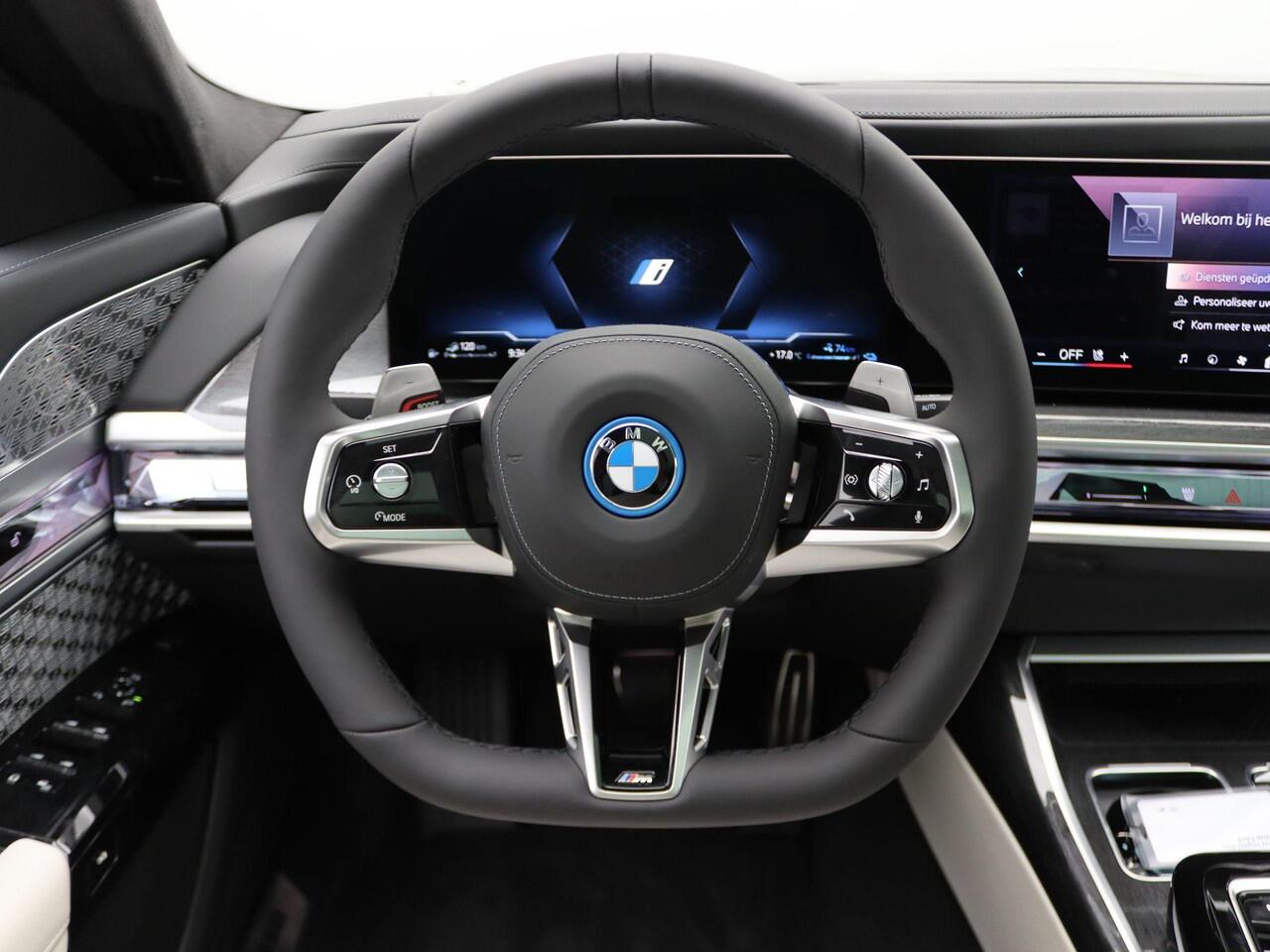 BMW 7-SERIE 750e xDrive | Individual Lak | M Sportpakket Pro | Connoisseur Pack | Innovation Pack