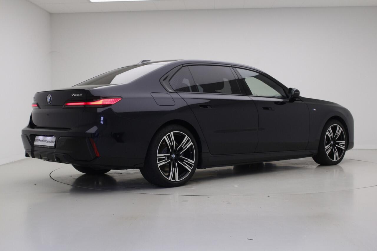 BMW 7-SERIE 750e xDrive M-Sport | Executive Drive Pro | Elektrisch openen en sluiten portieren | Skylounge | Bowers & Wilkins | Individual Interieur Gran Lusso | Nu voor 119.895,-