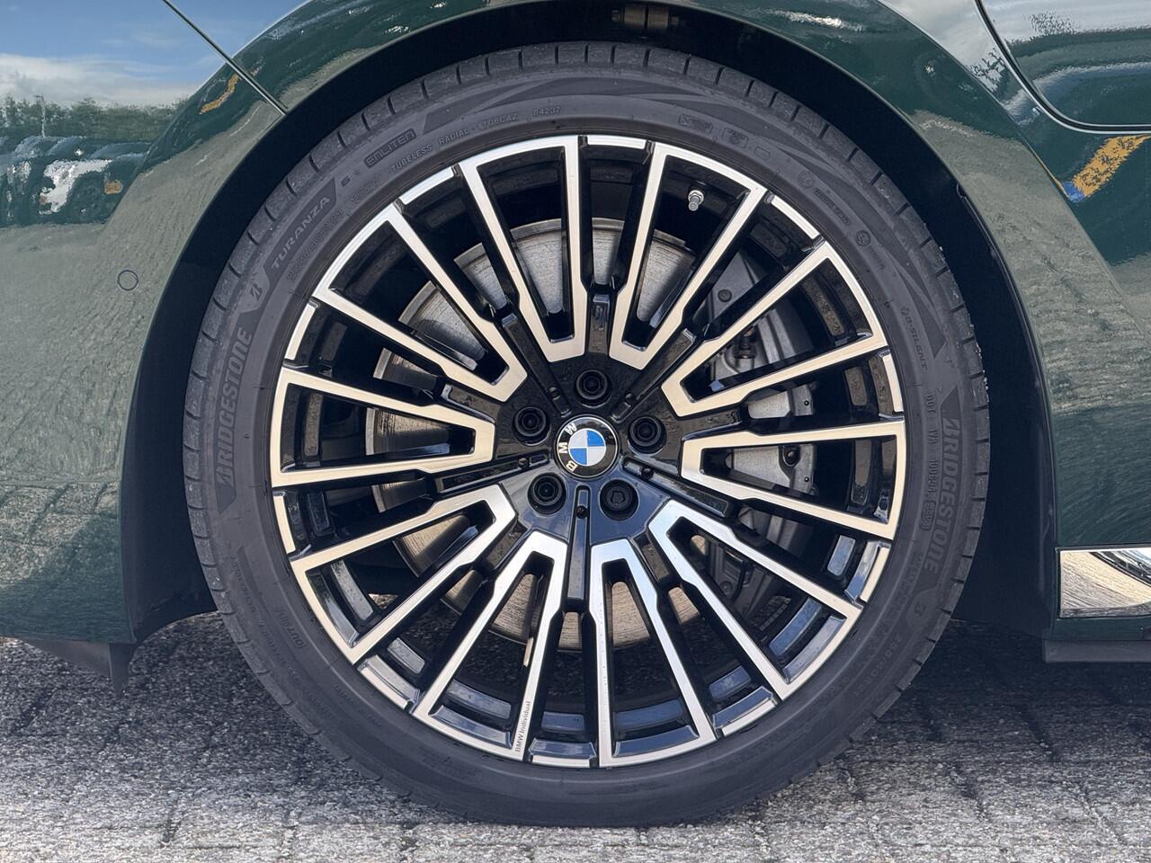 BMW 7-SERIE 750e xDrive | British Racing Green | 21'' | CoPilot | Bowers & Wilkins | Iconic Glow Cristal | 4x Stoelverw. | Active Steering