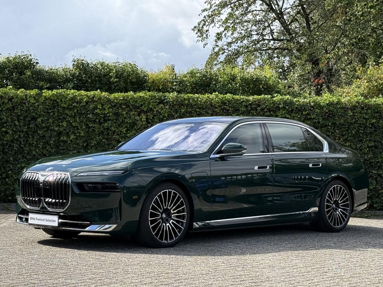 BMW 7-SERIE 750e xDrive | British Racing Green | 21'' | CoPilot | Bowers & Wilkins | Iconic Glow Cristal | 4x Stoelverw. | Active Steering