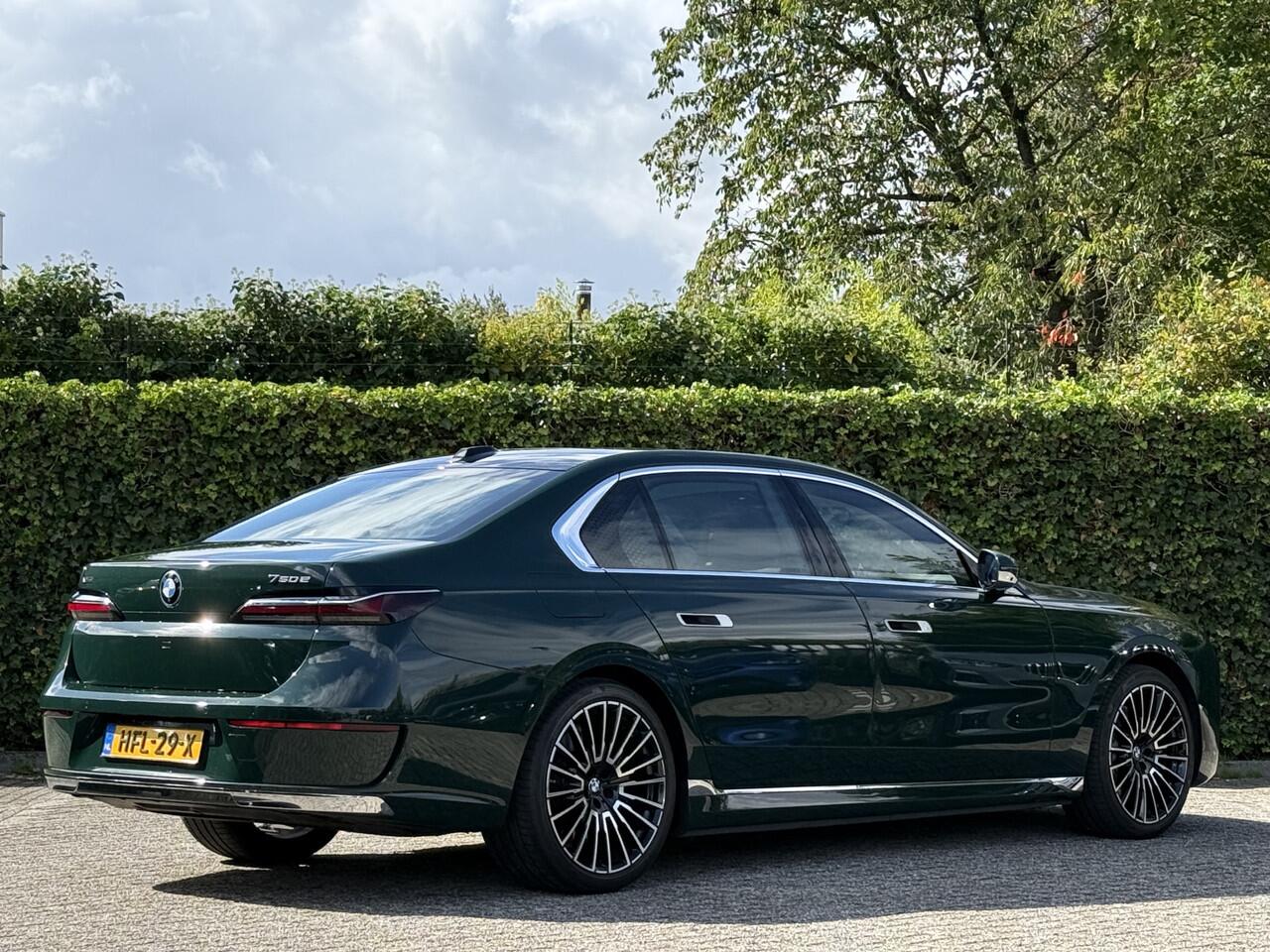 BMW 7-SERIE 750e xDrive | British Racing Green | 21'' | CoPilot | Bowers & Wilkins | Iconic Glow Cristal | 4x Stoelverw. | Active Steering