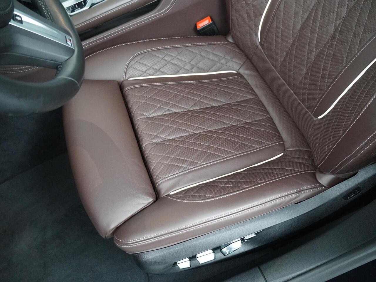 BMW 7-SERIE 745e High Executive | M-Sportpakket | Co-Pilot | Bowers & Wilkins | Active Steering | Massage | Stoelkoeling V+A | Panoramadak | Soft Close | Head-Up | Comfort Access | Laserlight |