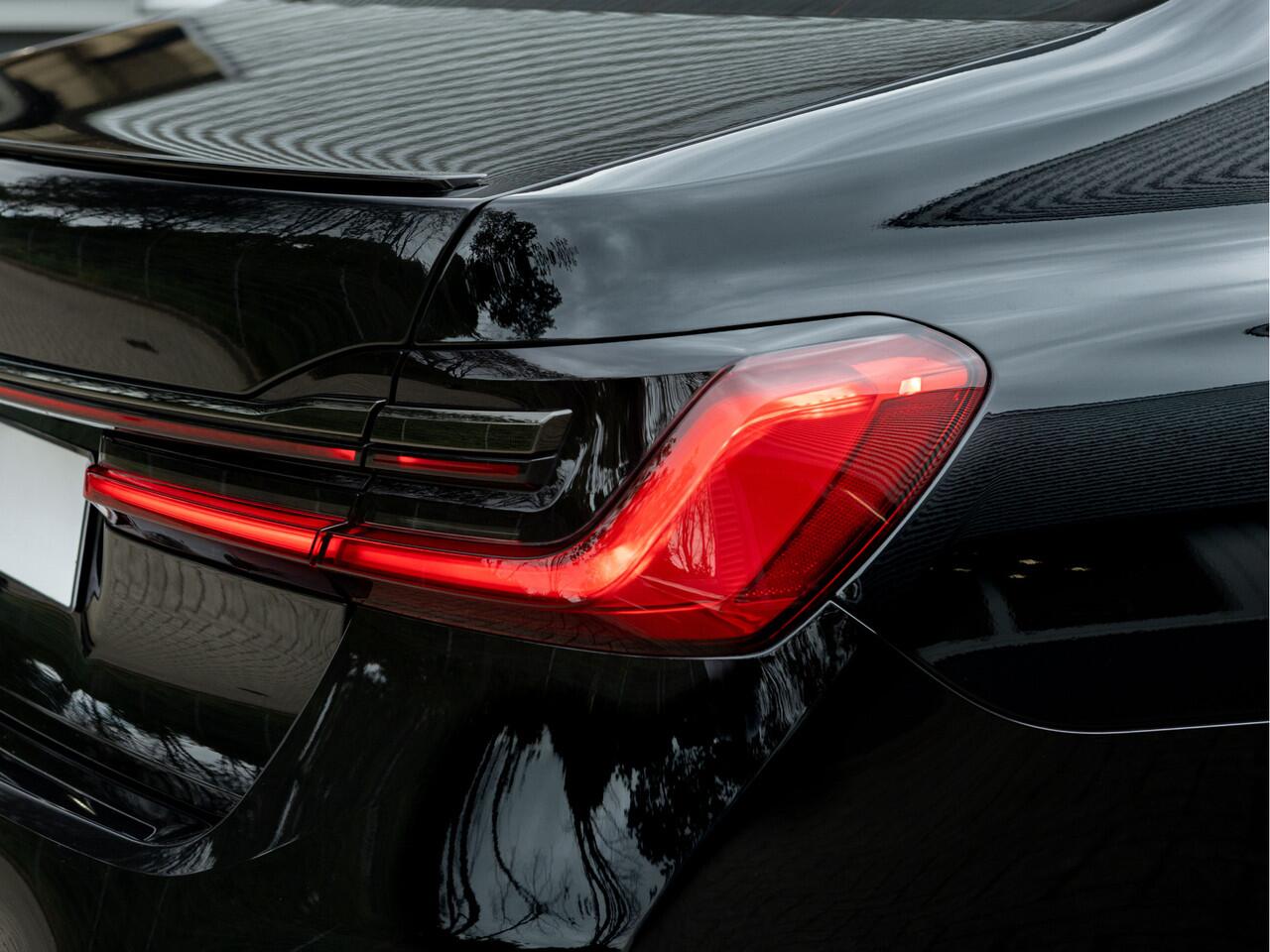 BMW 7-SERIE 740d xDrive M-Sport - Dak - Active Steering - Standkachel - Massagezetels