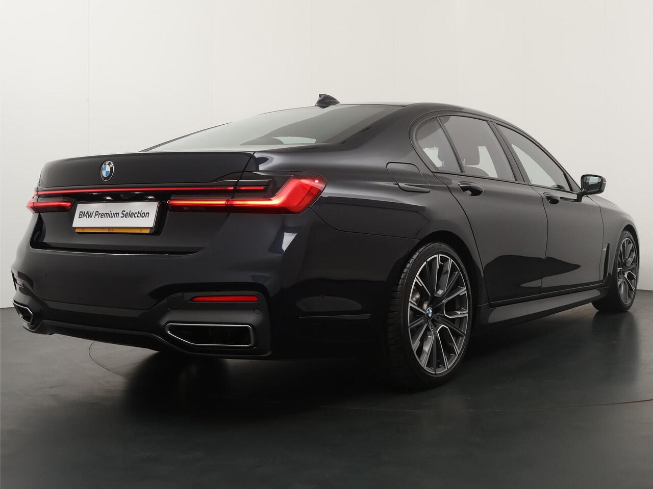 BMW 7-SERIE 745e High Executive | M-Sportpakket | Co-Pilot | Bowers & Wilkins | Active Steering | Massage | Stoelkoeling V+A | Panoramadak | Soft Close | Head-Up | Comfort Access | Laserlight |