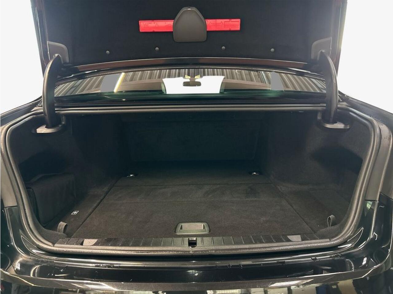 BMW 7-SERIE 745Le xDrive High Executive M-Sport ACC Massage Stoelkoeling Panoramadak Head-Up Entertainment