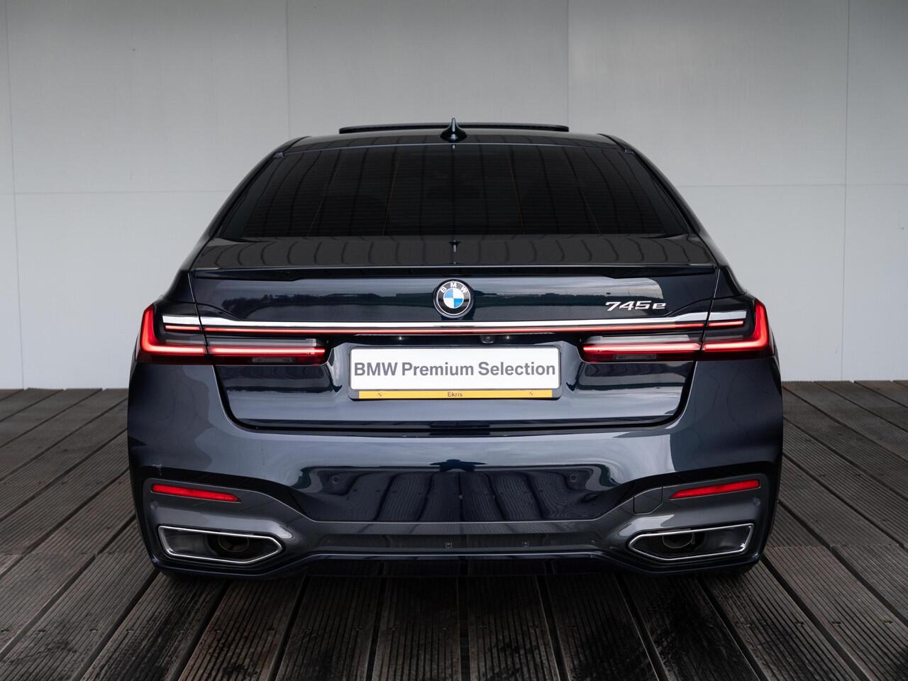 BMW 7-SERIE Sedan 745e | High Executive | M Sportpakket | Harman Kardon | Comfort Access | Soft Close | Schuif-/kanteldak | Stoelventilatie | Head-Up Display