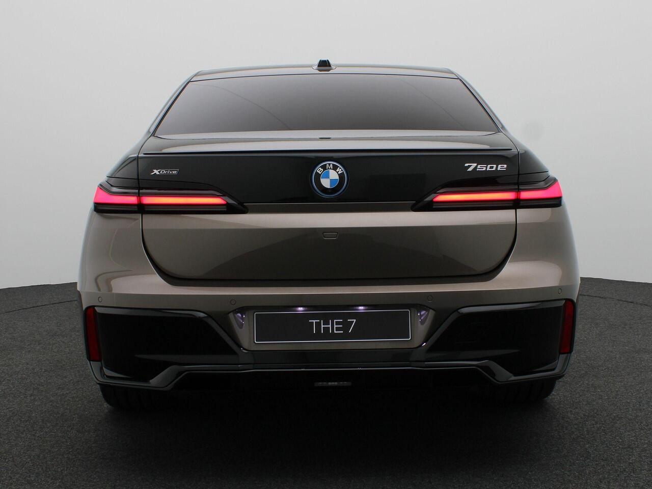 BMW 7-SERIE 750e xDrive | Individual Lak | M Sportpakket Pro | Connoisseur Pack | Innovation Pack