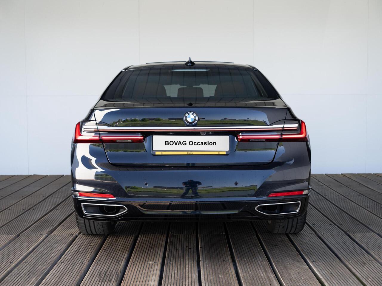 BMW 7-SERIE Limousine 740Ld xDrive | High Executive | Comfort Access | Harman Kardon | Panoramadak | Soft Close | Head-Up Display | 19''