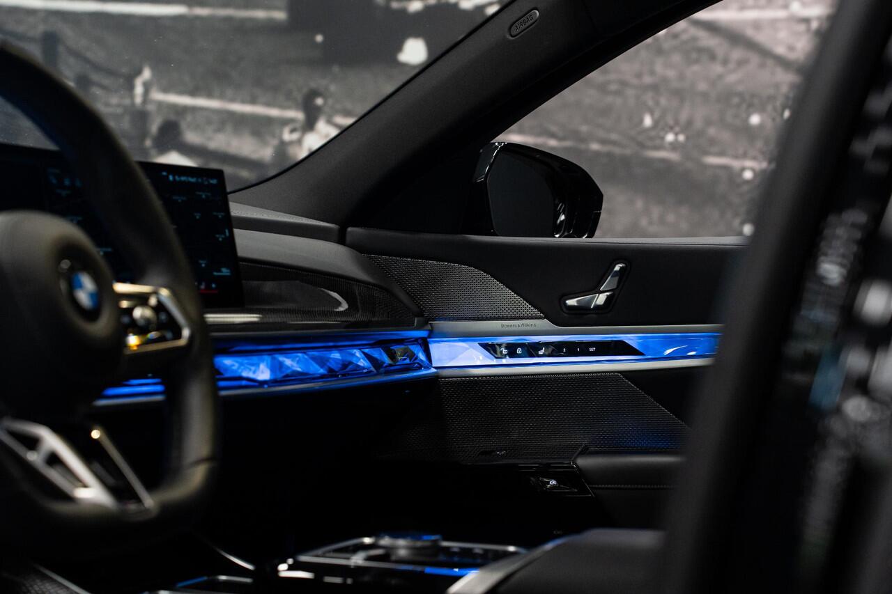 BMW 7-SERIE 740d xDrive *M-Sport Pro / Bowers & Wilkins / Panorama / HUD / Surround View / Standverwarming*