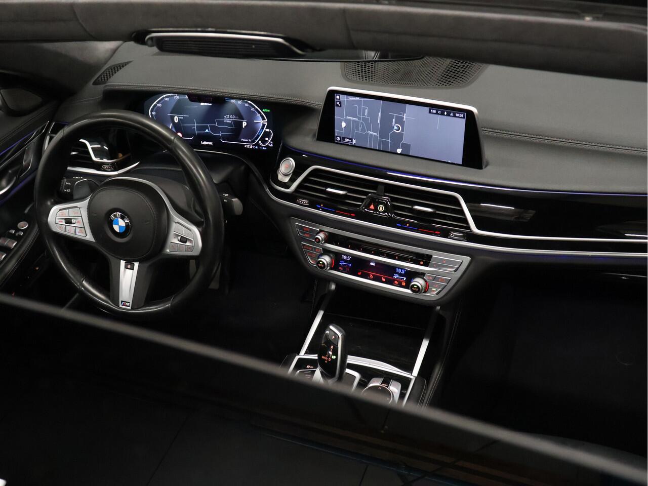 BMW 7-SERIE 745e High Executive M Sport [SCHUIFKANTELDAK, HARMAN/KARDON, APPLE CARPLAY, ANDROID, ELEKTRISCH VERSTELBARE STOELEN V+A, STOELMASSAGE V+A, LUCHTVERING, 360 CAMERA, HEAD-UP, STUURVERWARMING, STOELVERWARMING, NIEUWSTAAT]