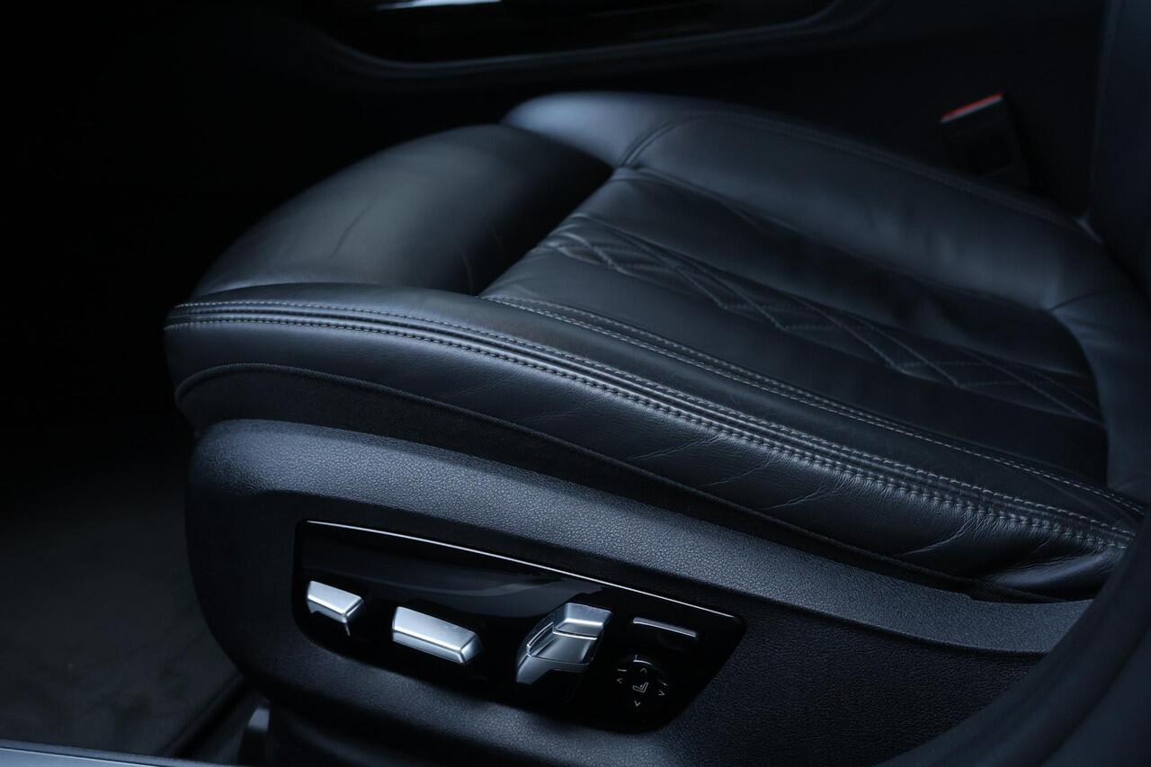 BMW 7-SERIE 740d xDrive High Executive / M-Sport / Active Steering / Laser