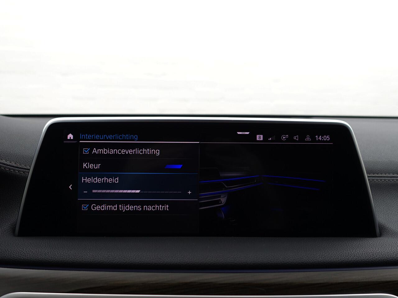 BMW 7-SERIE 745Le xDrive Individual Aut- Panoramadak, Stoelventilatie, Softclose, Achterasbesturing, Head Up, Sfeerverlichting, Memory