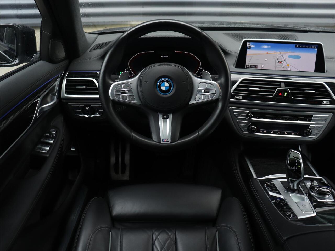 BMW 7-SERIE 745e M Sportpakket | Panodak | Driving Assistant Prof. | Active Steering | Comfortstoelen Achter | Head-Up | Harman Kardon | Parking Assistant Plus | 20'' LMV