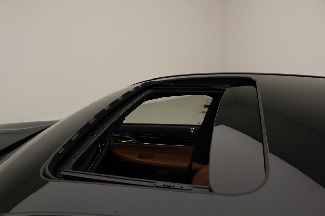 BMW 7-SERIE 745e High Exec.| M-Sport | Schuifdak | 360 Camera | Soft Close | Active Steering | Stoelventilatie | Comfort Stoelen V+A | 4-zone Airco | CoPilot