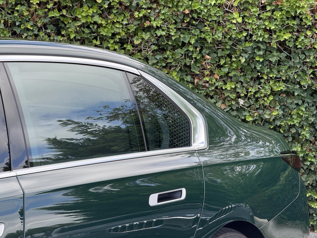 BMW 7-SERIE 750e xDrive | British Racing Green | 21'' | CoPilot | Bowers & Wilkins | Iconic Glow Cristal | 4x Stoelverw. | Active Steering