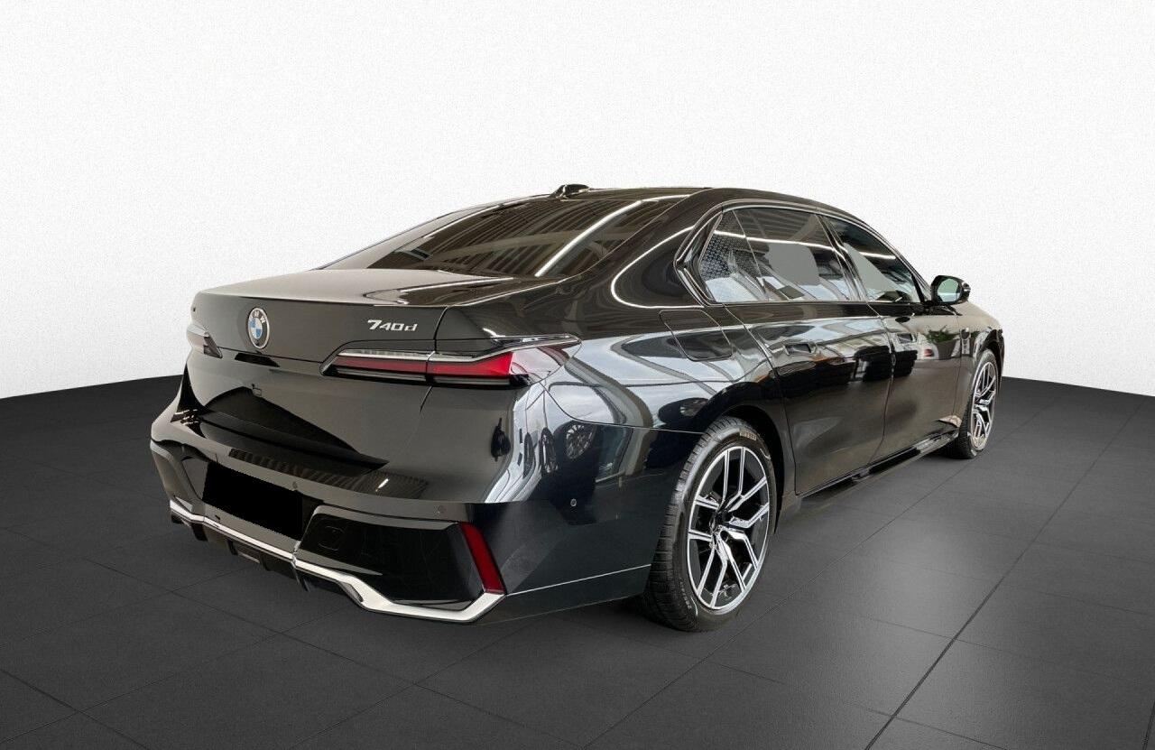 BMW 7-SERIE 740d xDrive M-Sport PanoSky ACC Head-Up SurroundView