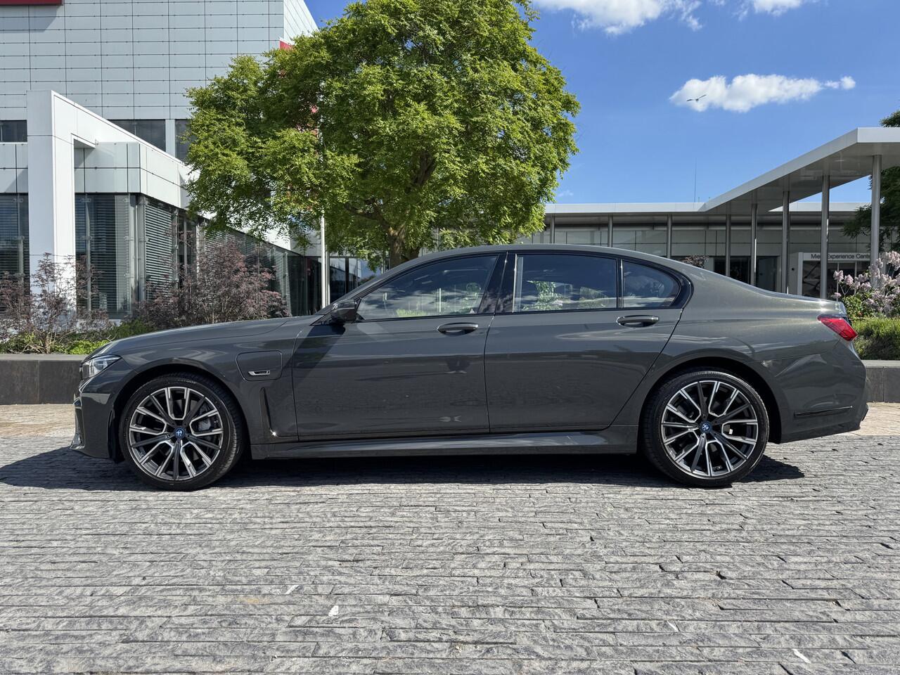 BMW 7-SERIE 745e High Executive / M sportpakket / Schuifdak / 360 Camara /