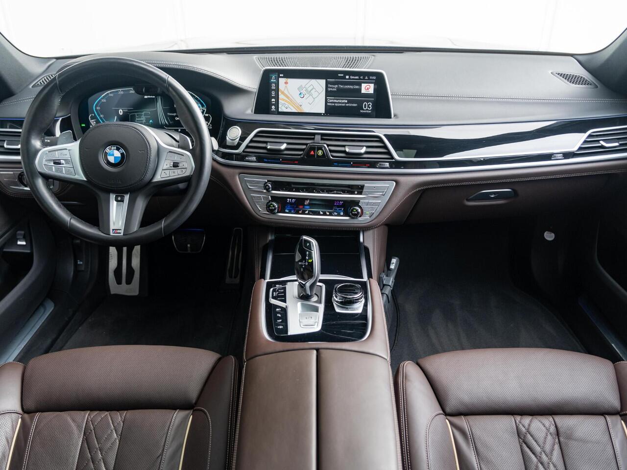 BMW 7-SERIE Sedan 745e | High Executive | M Sportpakket | Harman Kardon | Comfort Access | Soft Close | Schuif-/kanteldak | Stoelventilatie | Head-Up Display