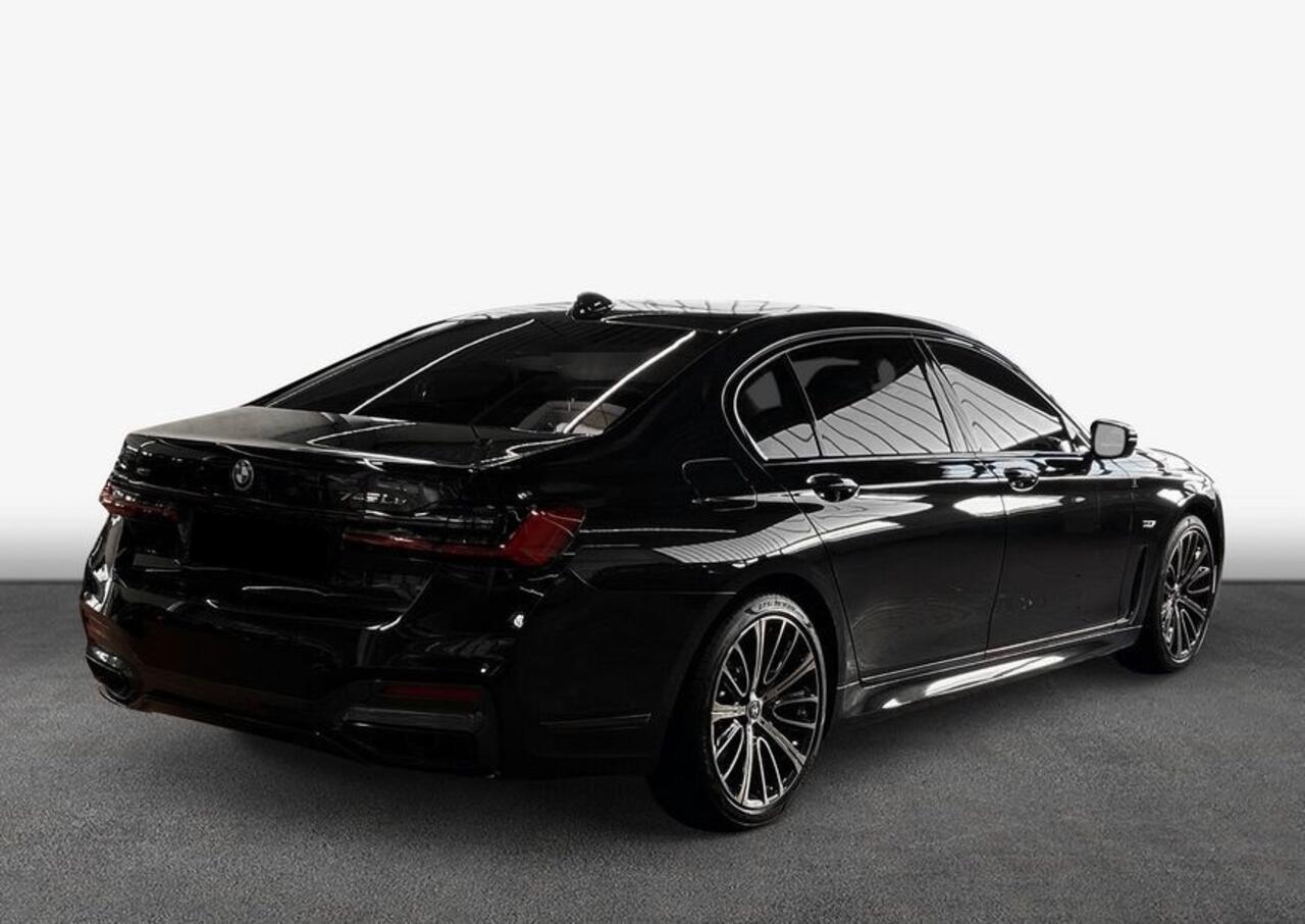 BMW 7-SERIE 745Le xDrive High Executive M-Sport ACC Massage Stoelkoeling Panoramadak Head-Up Entertainment