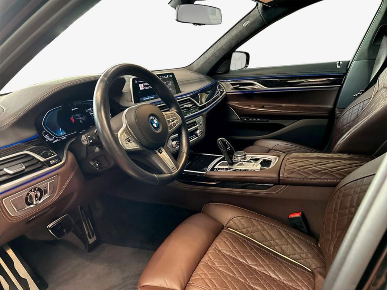 BMW 7-SERIE 745Le xDrive High Executive M-Sport ACC Massage Stoelkoeling Panoramadak Head-Up Entertainment