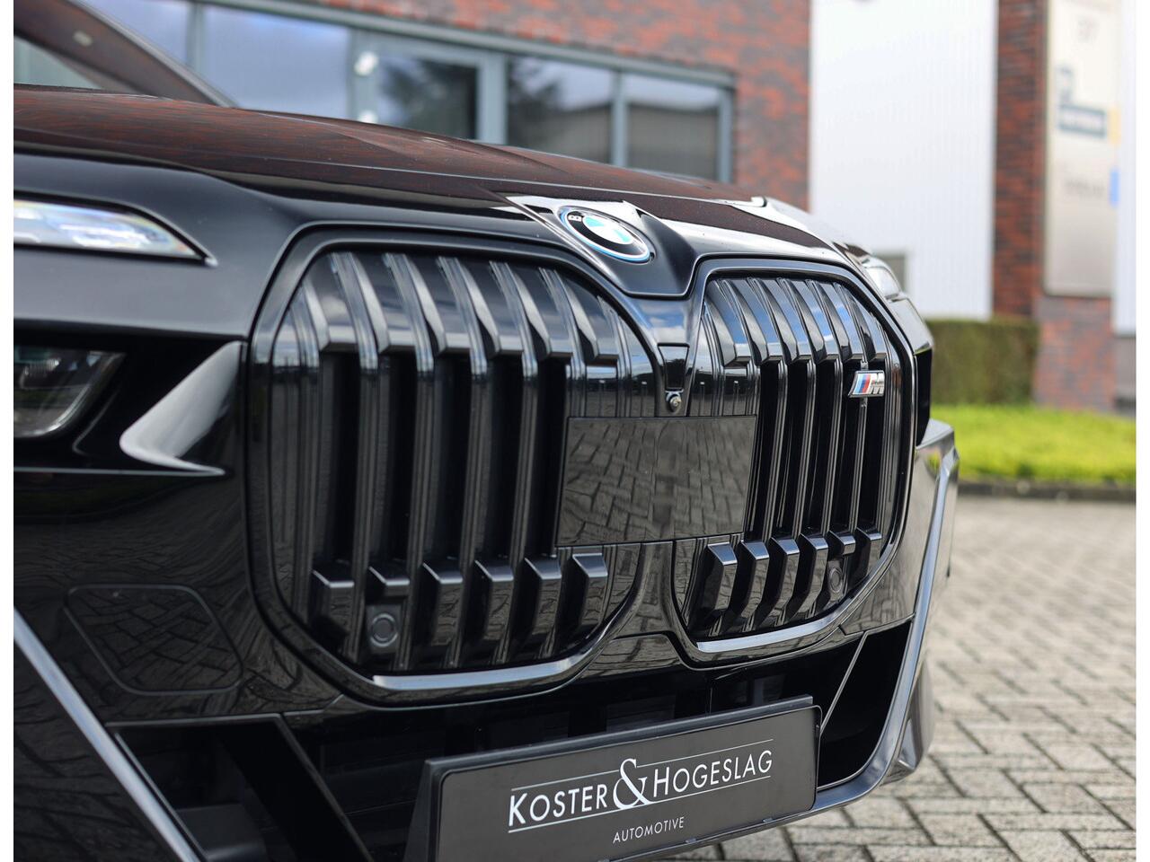 BMW 7-SERIE M760e xDrive | Sky - Executive - Lounge - Drive Pro