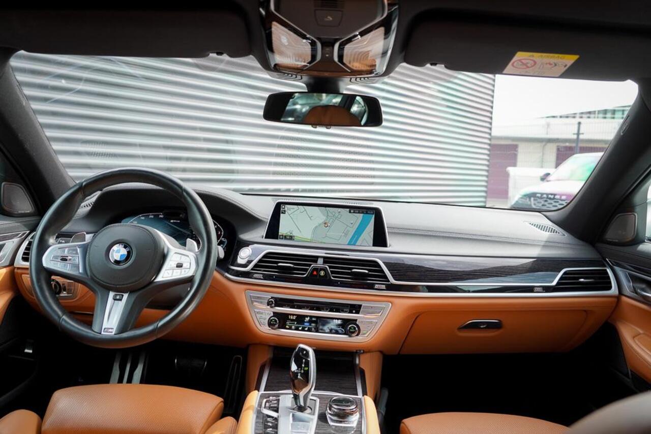 BMW 7-SERIE 745e High Executive / M-Sport / Schuifdak / NL Auto / Nieuwe Accu