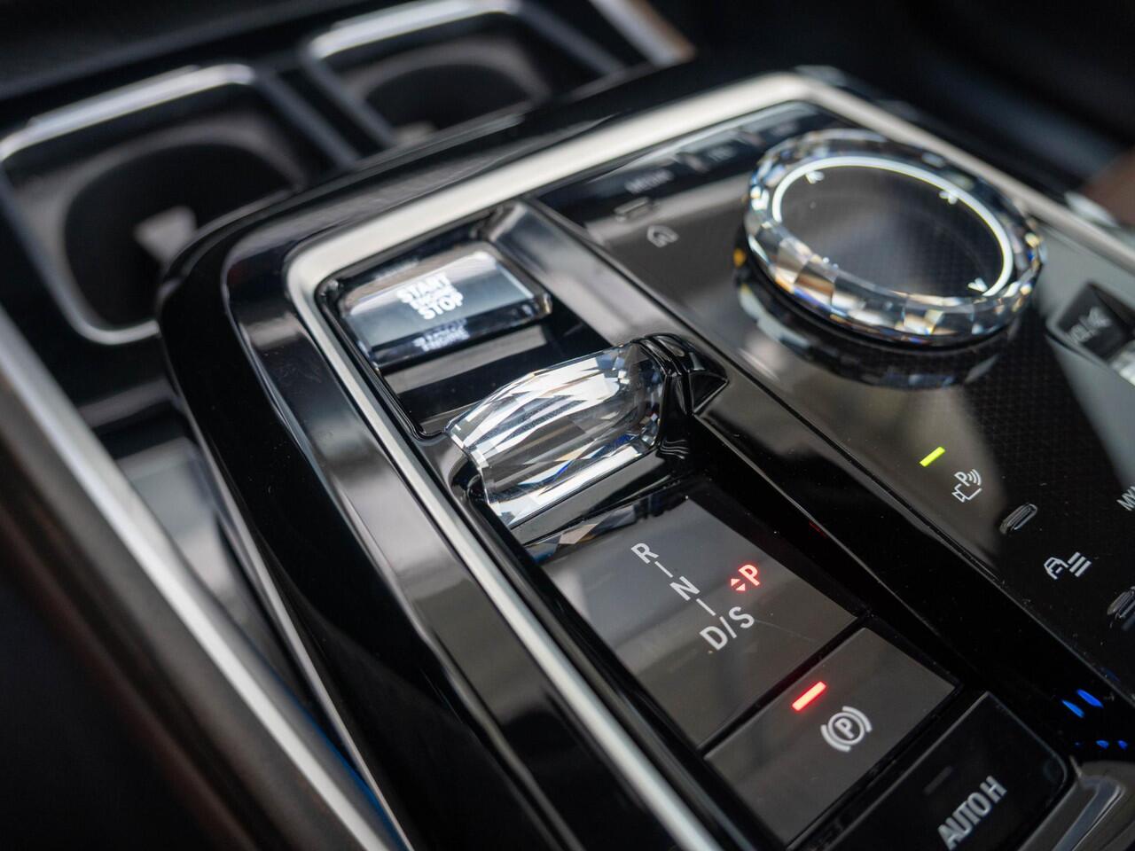 BMW 7-SERIE Sedan M760e | M Sportpakket | Innovation Pack | Connoisseur Pack | Executive Drive Pro | Executive Lounge | Driving Assistant Professional | Trekhaak