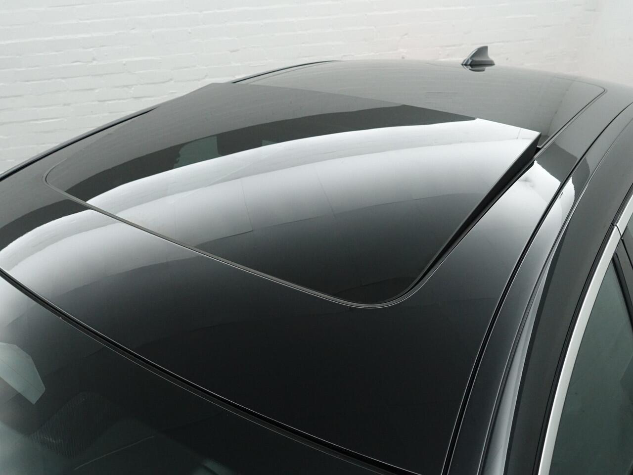 BMW 7-SERIE 745Le xDrive Individual Aut- Panoramadak, Stoelventilatie, Softclose, Achterasbesturing, Head Up, Sfeerverlichting, Memory