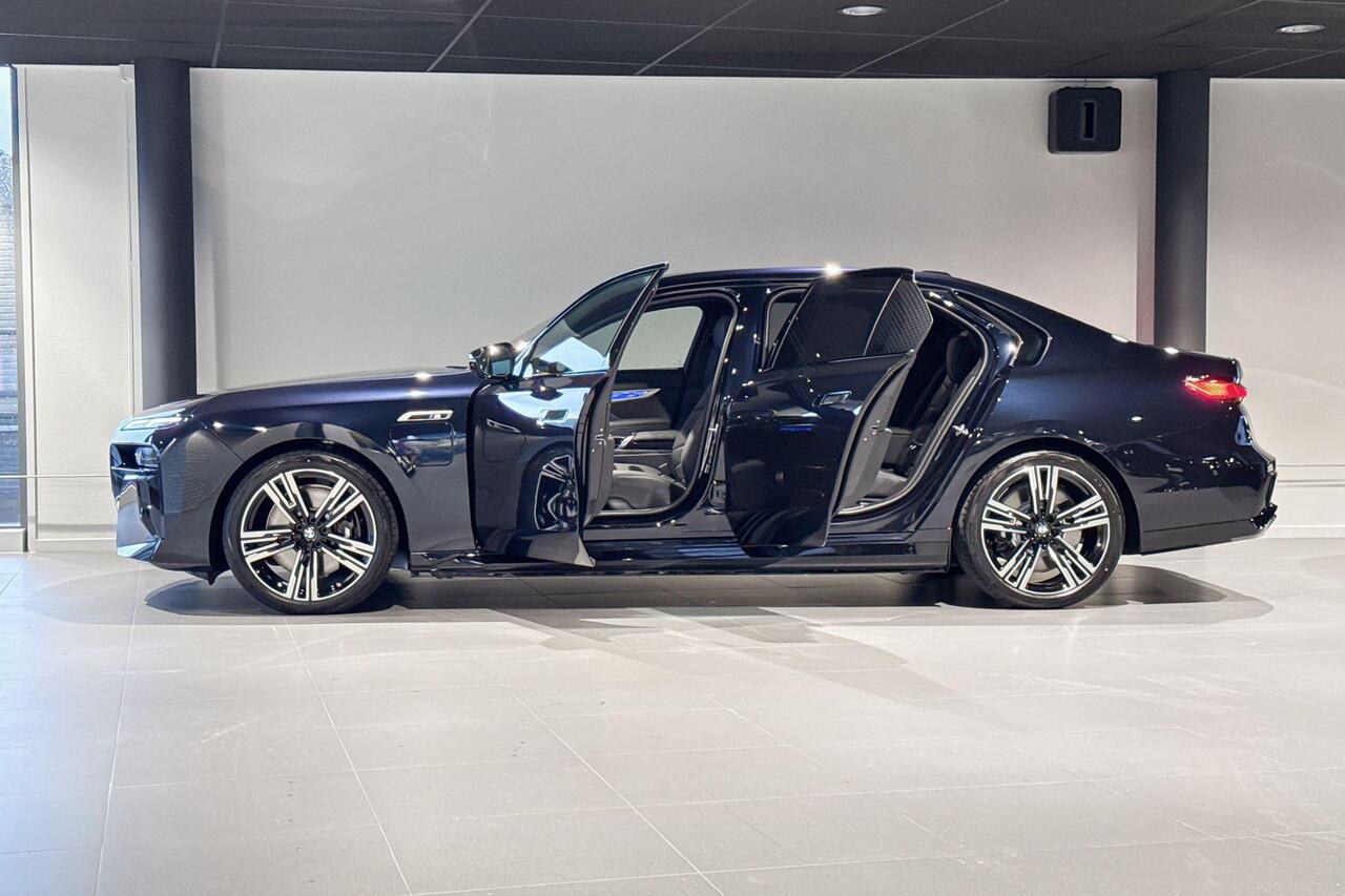 BMW 7-SERIE M760e xDrive