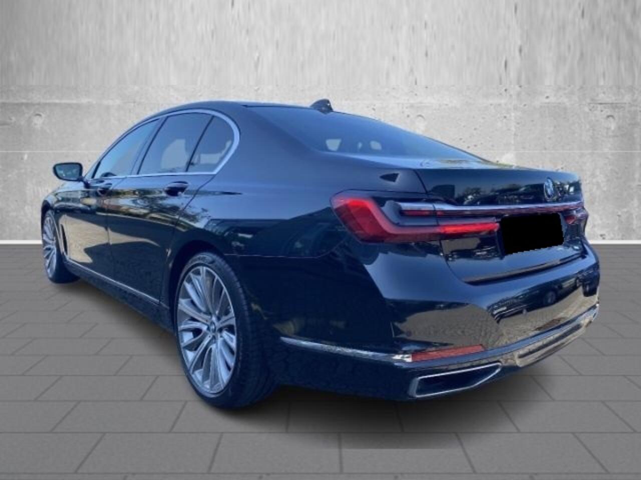 BMW 7-SERIE 730d 286 PK ACC Head-Up Trekhaak Massage Soft Close 20 Inch