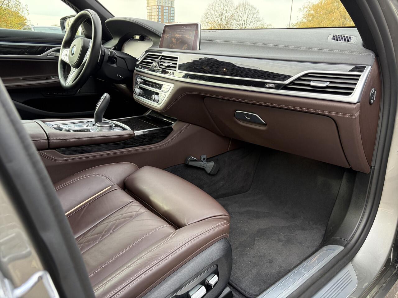 BMW 7-SERIE 745e High Executive 396pk | M Sportpakket | Cruise control adaptief met stop&go en stuurhulp | DAB | Harman/Kardon audio | Laser LED koplampen | Rondomzicht camera | Dealer onderhouden!