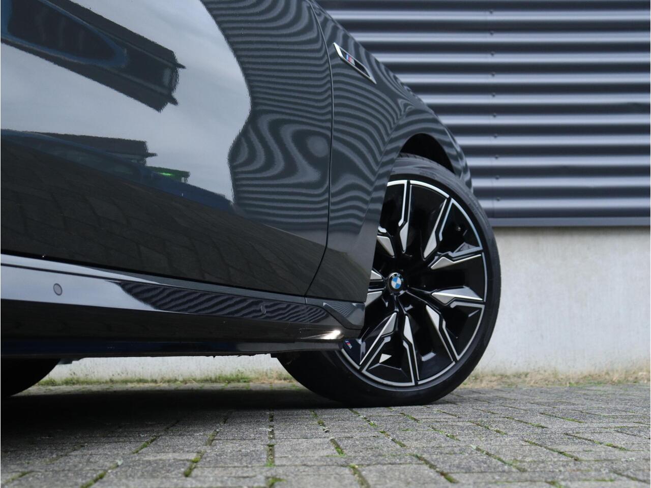 BMW 7-SERIE M760e xDrive | M Sportpakket Pro | Innovation Pack | Executive Drive Pro | Head-Up | Executive Lounge | Massage | Stoelventilatie | Driving Assistant Professional | Bowers & Wilkins | 21'' LMV